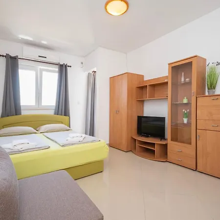 Apartment Zvonko *